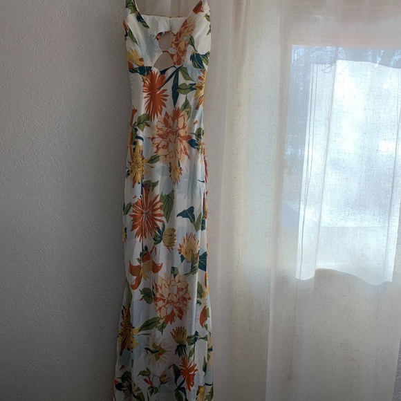 DANCE AGAIN CUT-OUT BACK MAXI DRESS FLORAL GREEN - Picture 3 of 3